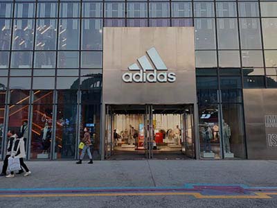 阿迪达斯门店